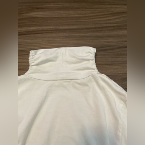 Ambiance Soft White Turtleneck Top size L - Picture 2 of 5